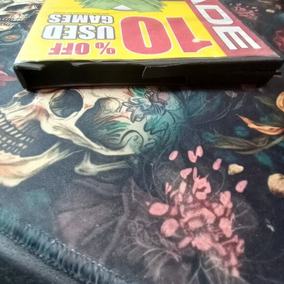 Tomb Raider:Legend for Xbox Disc Only in Generic Case Lara Croft Classic - Picture 6 of 6